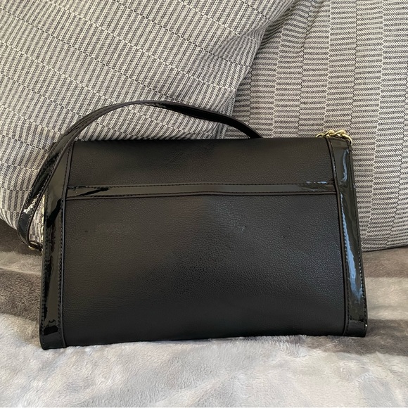 Anne Klein purse. - Picture 2 of 10